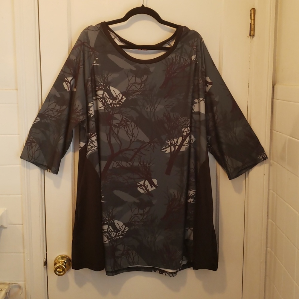 Beautiful black/grey tunic w pockets